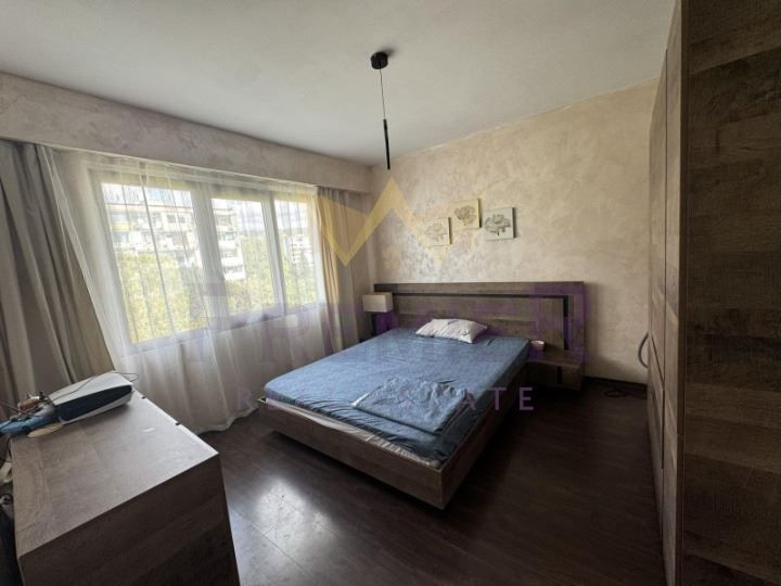 Дава се под наем Тристаен апартамент в Варна, Цветен квартал - 65 кв.м за 511 € - Снимка #3