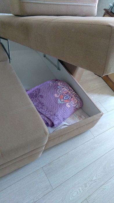 Срочно продам диван