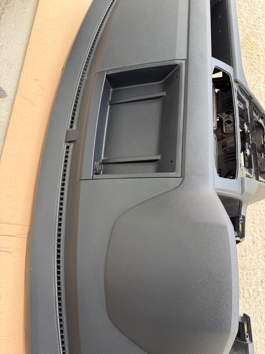 Plansa bord vw caddy 2016-2020