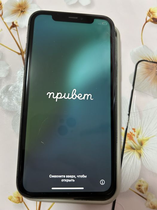 Продам Айфон 11 128гб