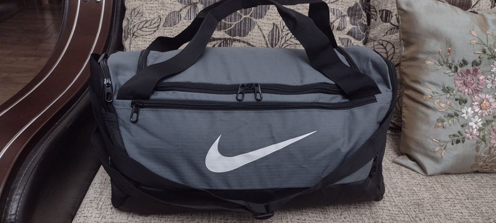Geanta sport Nike noua