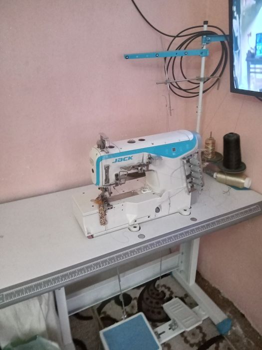 Швейная машина Jack
