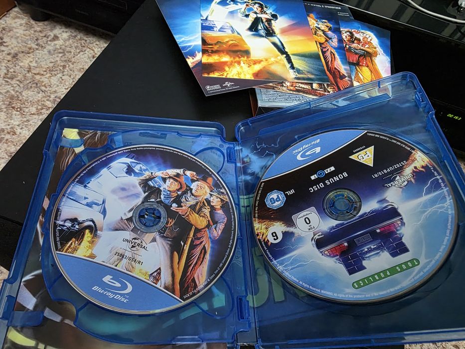 Продаю  коллекцию Назад в будущее ( 4 Blu-ray)