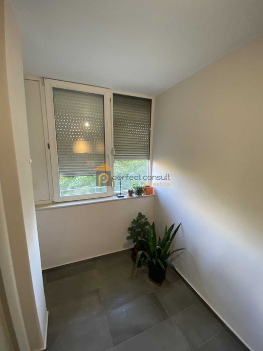 Продава се Двустаен апартамент в Пловдив, Център - 90 кв.м за 5 €/кв.м - Снимка #5