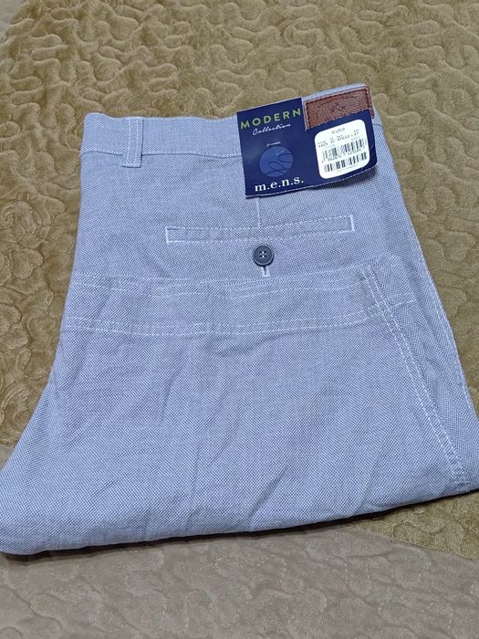 Pantaloni scurti M.E.N.S cu etichetă