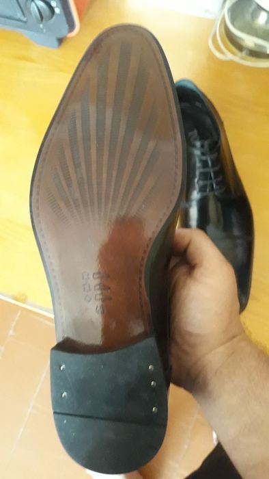 Продаю классические чёрные туфли 43 размер
