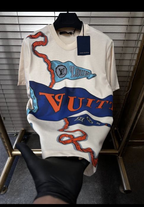 Neron Boutique Тениски на Едро и Дребно