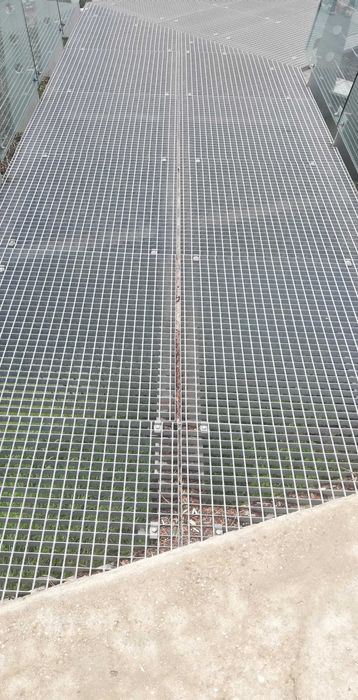 Метална решетка за английски двор или градина