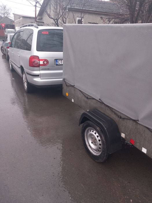 Vând Volkswagen Sharan