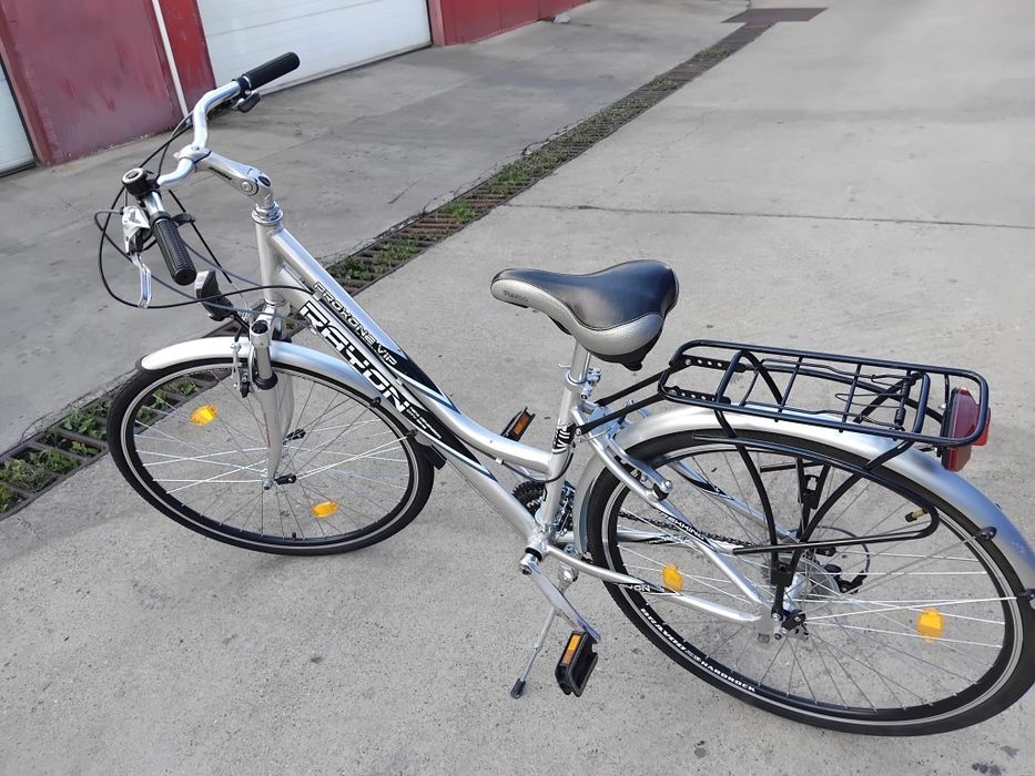 Vând bicicleta din aluminiu pentru damă