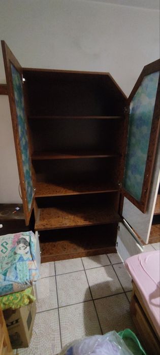 Сет от шкафове в добро състояние