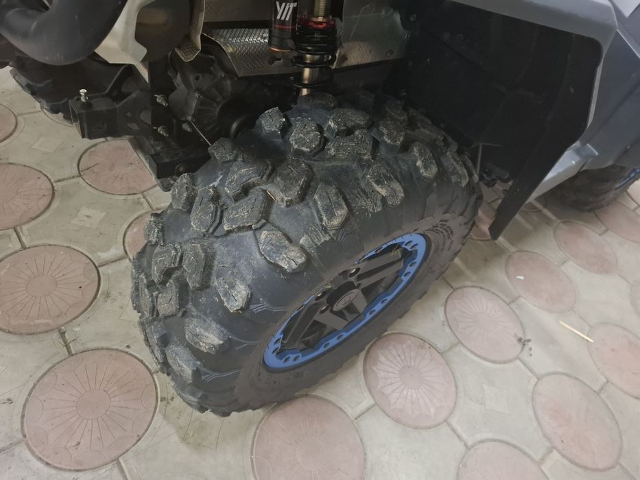 Продам резину на квадрика.