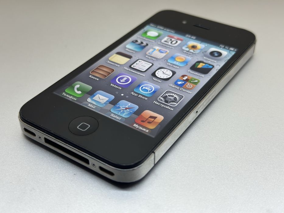 Черный iPhone 4S (16GB)