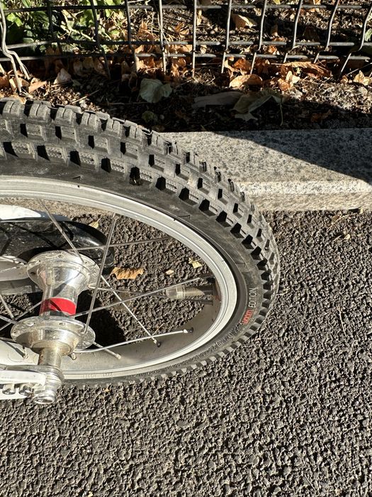 Vand bicicleta WOOM 2 impecabila