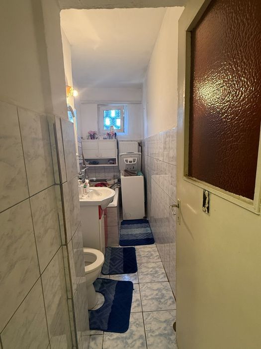Vanzare apartament 2 camere,semidecomandat,zona linistita si centrala,Caransebeș