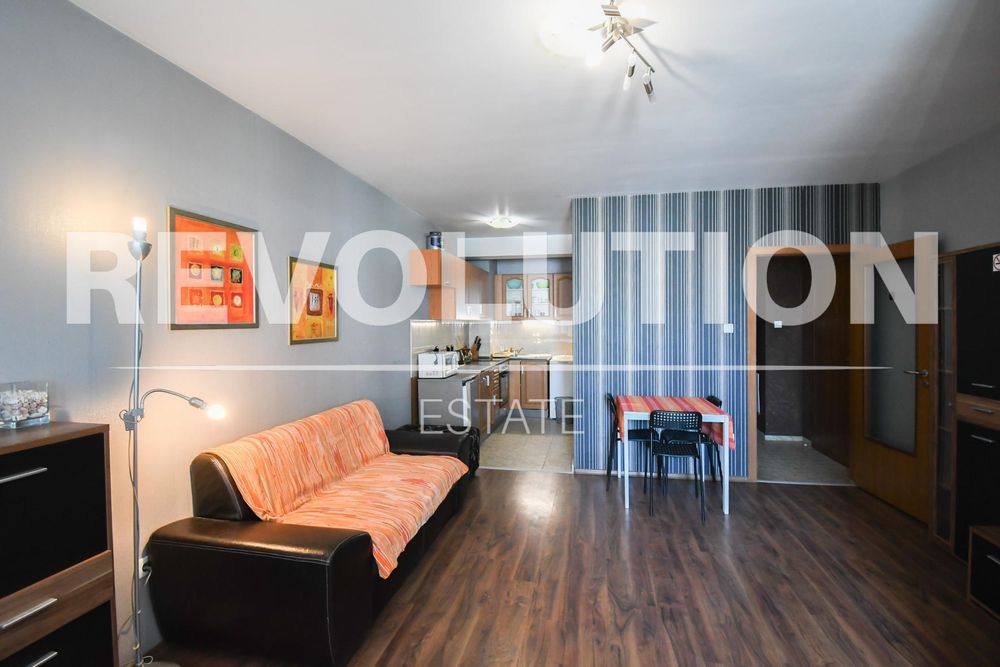 Дава се под наем Двустаен апартамент в София, Център - 65 кв.м за 600 € - Снимка #1