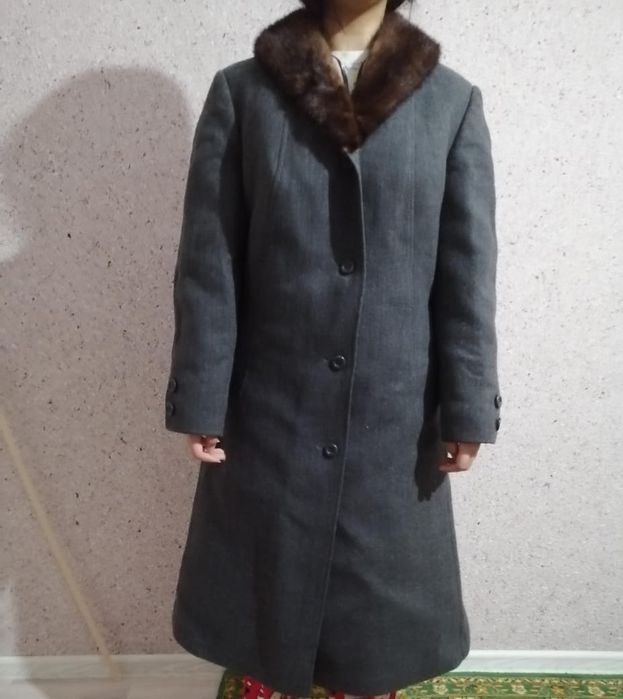 Продам новое советское пальто воротник норка