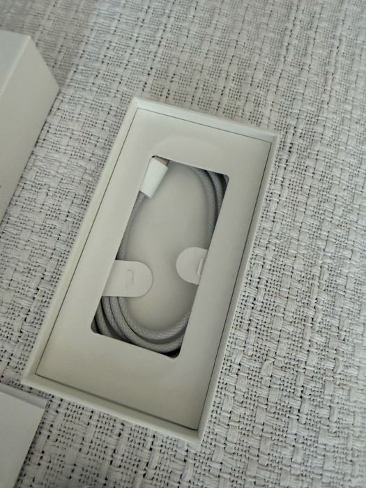Apple Magic Mouse в бял цвят, модел MXK63ZM