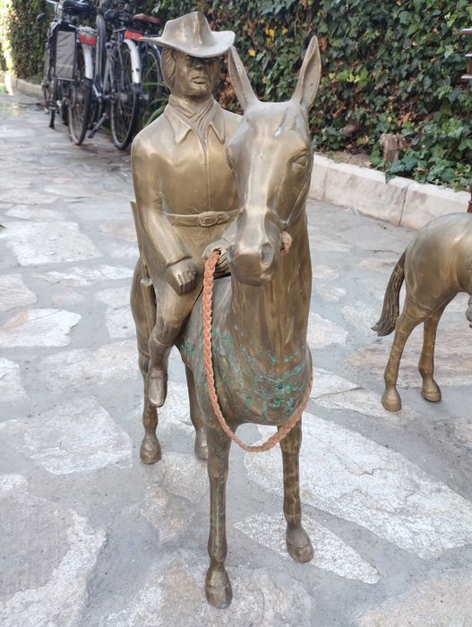 Бронзови статетки -Винету и Олд Шетърхенд