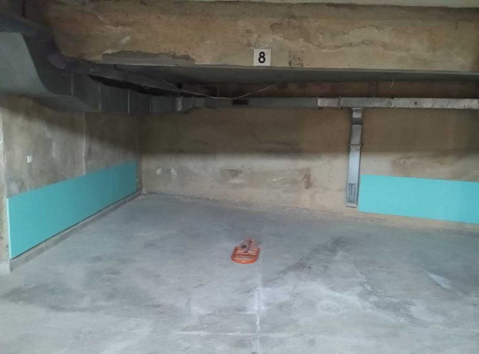 Дава се под наем Гараж / Паркомясто в Варна, Чайка - 20 кв.м за 76.5 € - Снимка #1