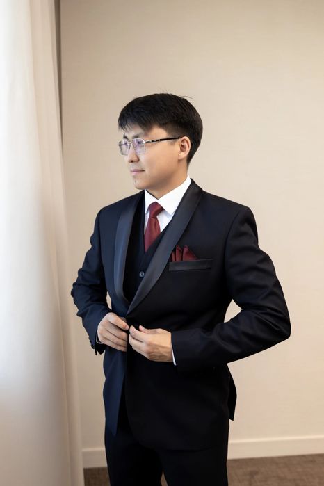 Продается мужской смокинг в чернила оттенке