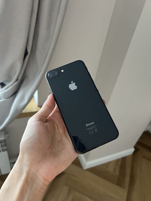 Продам iphone 8 plus в хорошем состоянии