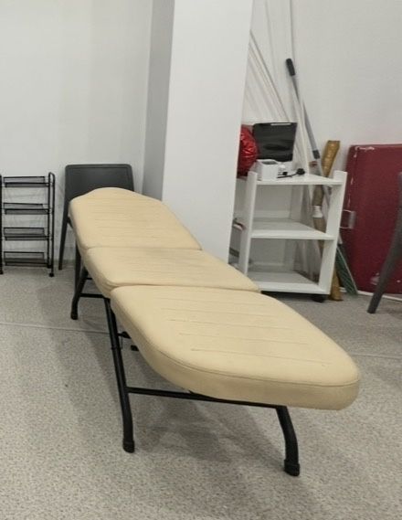 Продам кушетка, стол для манекюра, визажиста