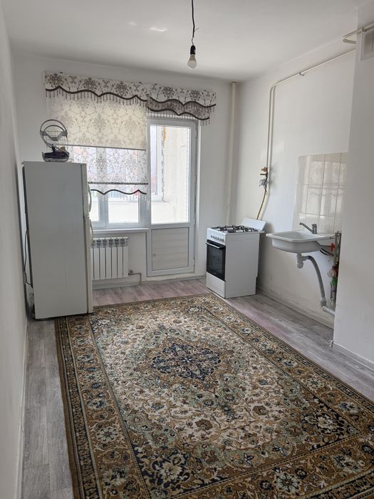 15мкр 1эт 2ком продается