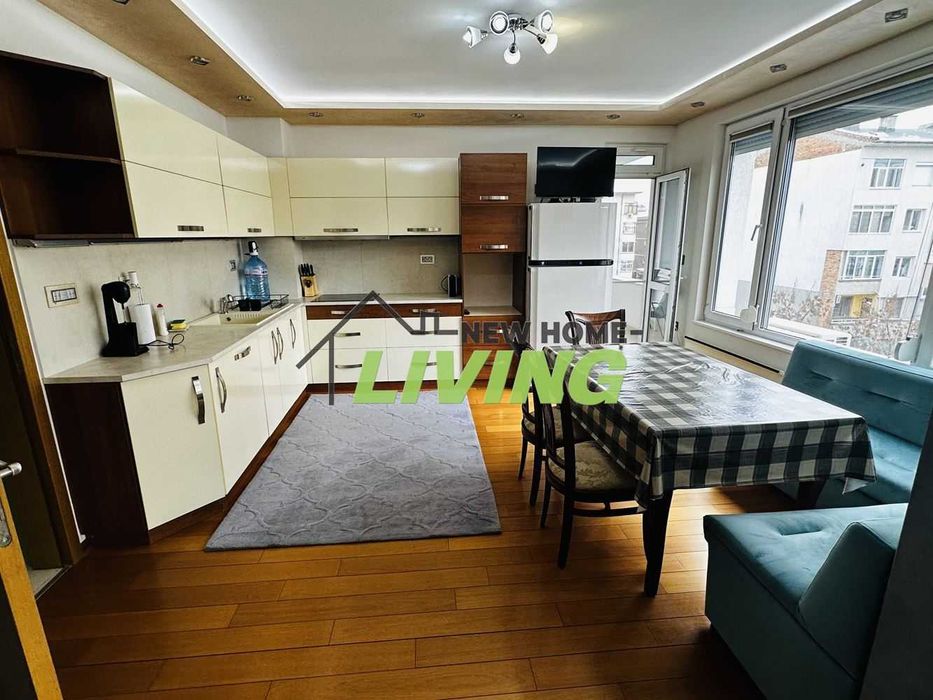 Дава се под наем Многостаен апартамент в Пловдив, Център - 126 кв.м за 670 € - Снимка #2