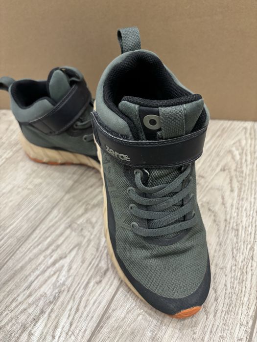 Осенние ботинки кроссовки 33 размер