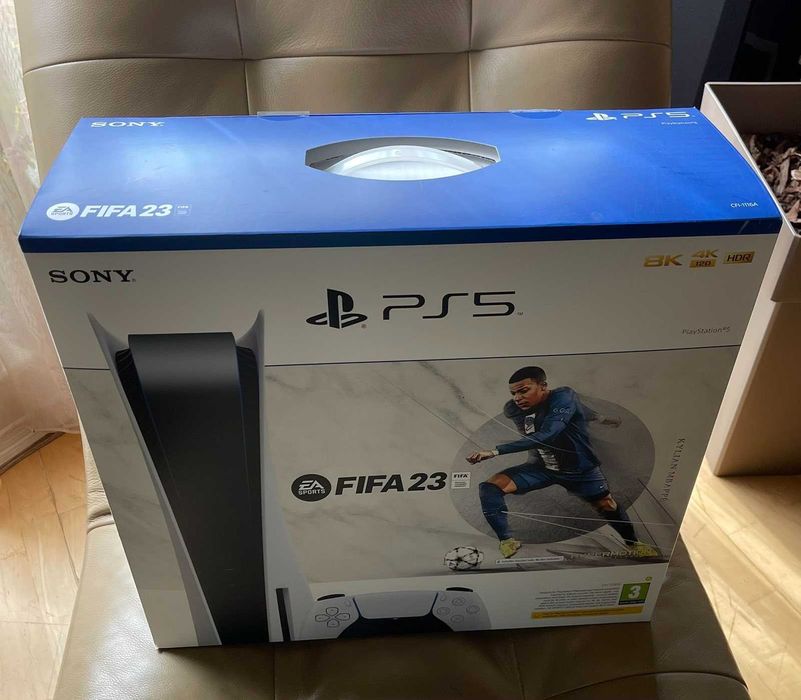 PlayStation 5 PS5 + 2 джойстика + зарядна станция + 10 игри