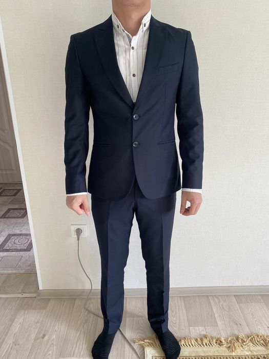 Продам костюм 16000 тг