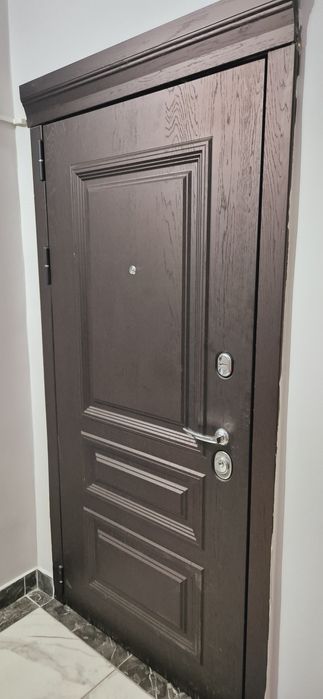 Продам входную дверь