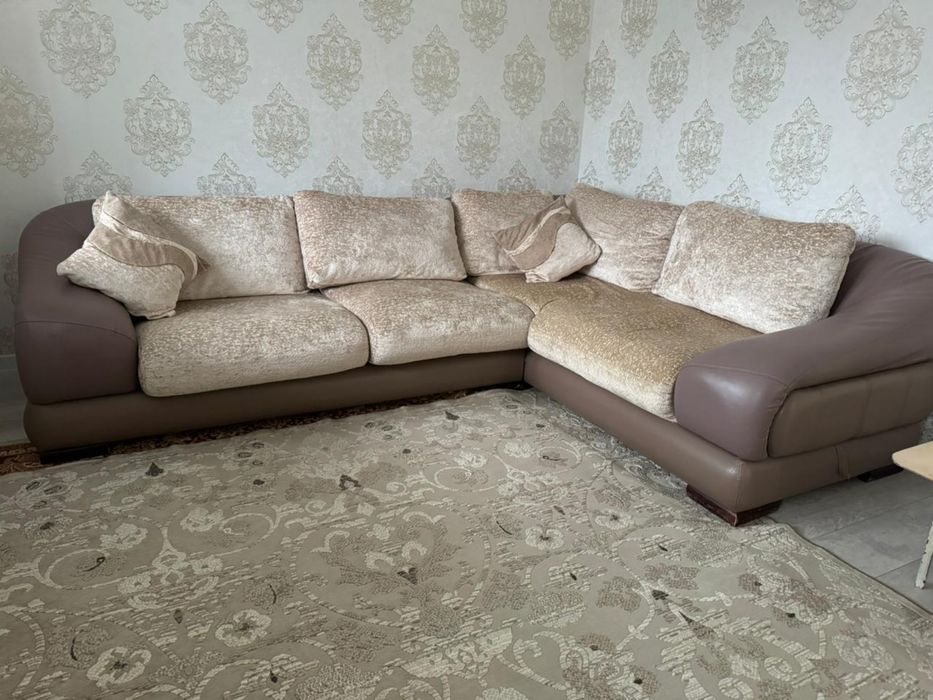 Продам Диван для гостиной