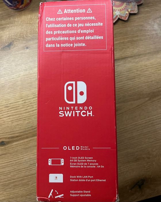 Продавам Nintendo Switch OLED