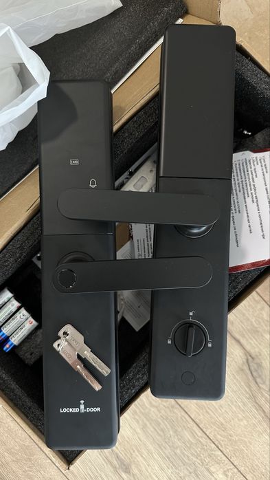 Смарт-замок P60, Lockeddoor