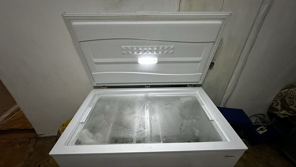Продается морозильный ларь Midea на 290л