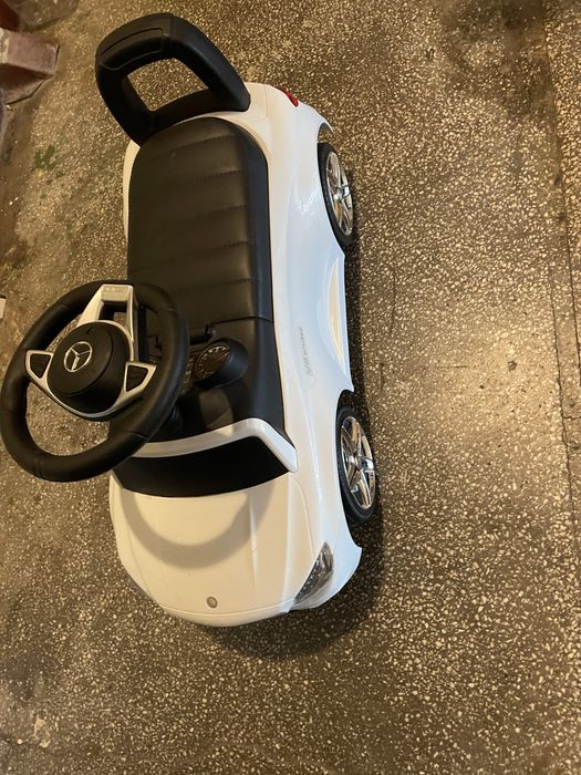 Vand masinuta Mercedes in stare foarte buna.