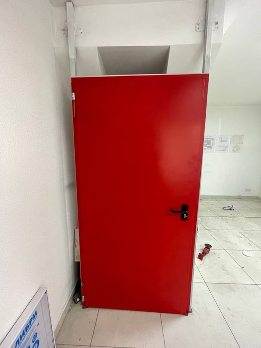 Противопожарная дверь