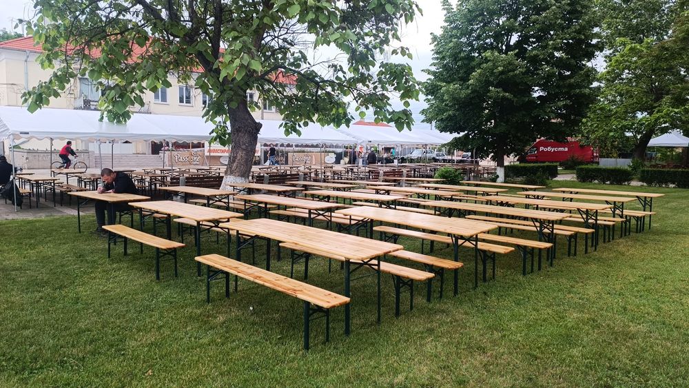 Сгъваеми маси /бирфест/ и шатри под наем