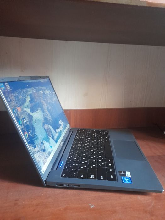 Noutbuk sotiladi – 12GB RAM, SSD, yaxshi holatda