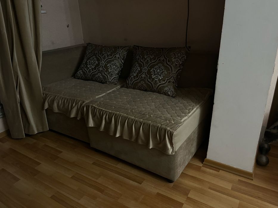 Большой диван для гостиной