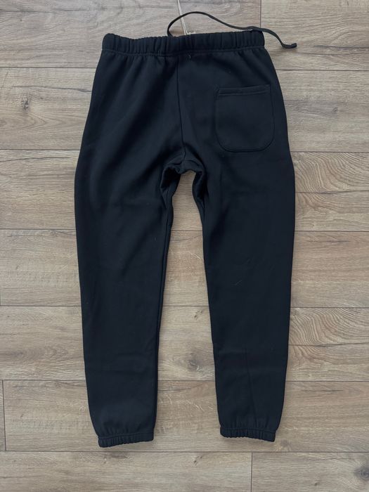 Pantaloni essentials