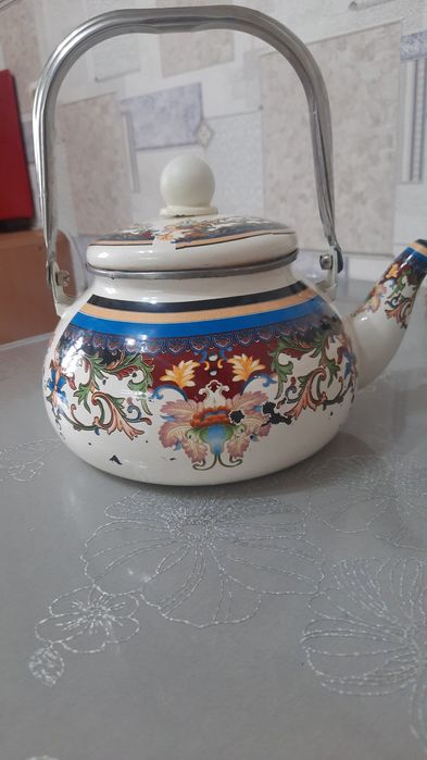 Продам чайник 2л.