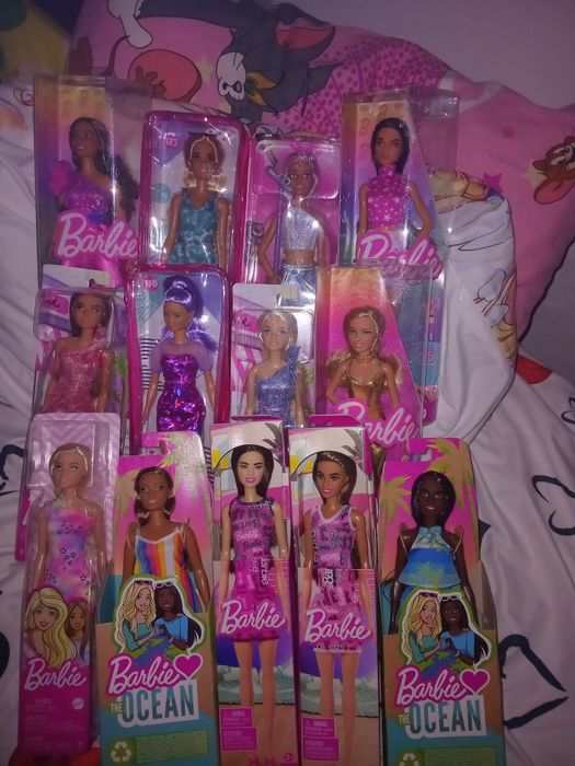 Papusi barbie sigilate