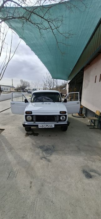 Автомобил нива 4x4  1994 ишлаб чикарилган