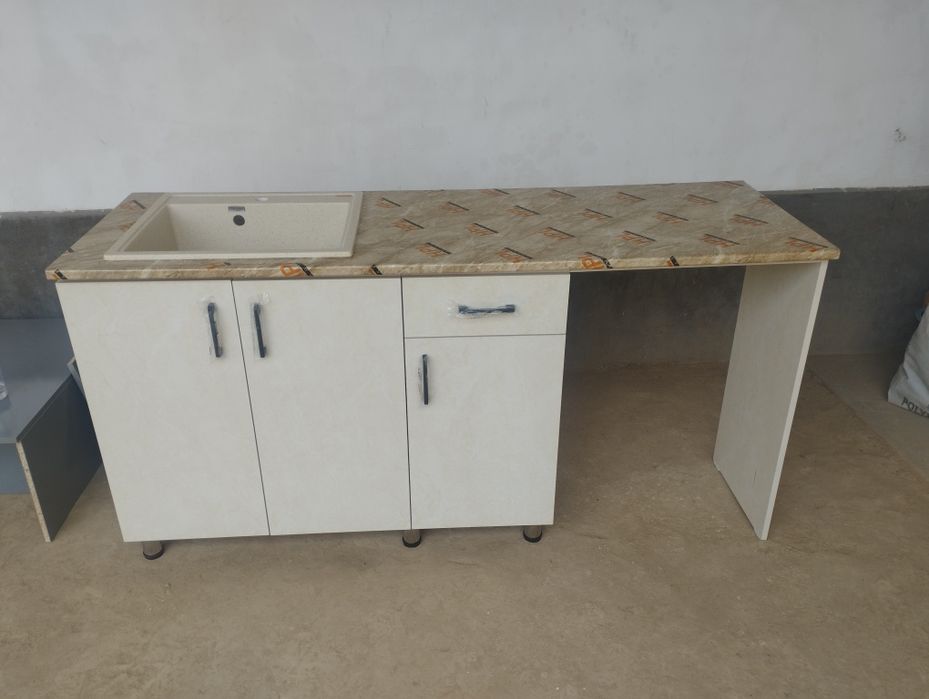 Кухонная мебель.  Кухонная гарнитур.  Кухонная мойка