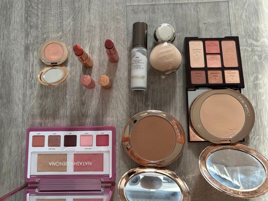 Палетки Hourglass Charlotte Tilbury и др.