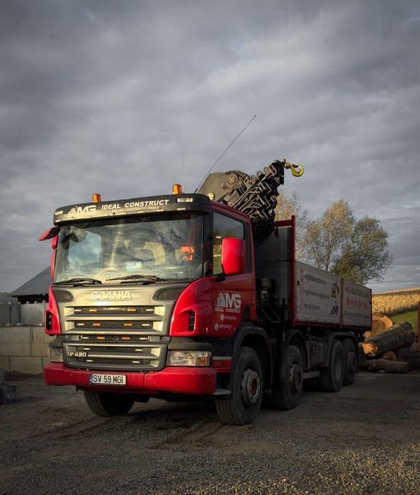 Camion cu macara