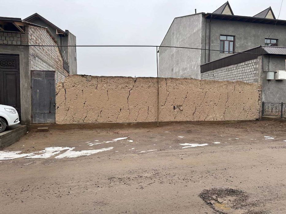 Er uy qurishga;  Земля под строительство;  yer yaxshi mahallada